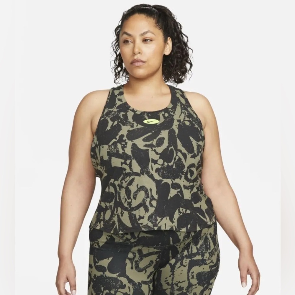 Women’s Nike Dri-Fit One Luxe Icon Clash Training Flowy Tank Top Plus Size 3X